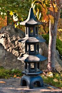 Štíhlá zahradní lampa Pagoda 101 cm