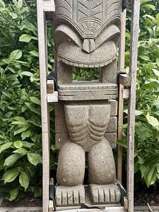 Kamenná socha Tikki ze sopečného kamene 150 cm