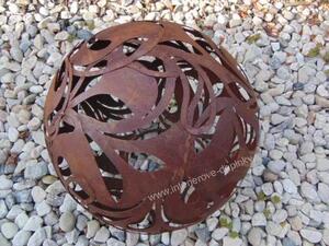 Dekorativní kovová koule Růže 23 cm rezavá