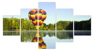 Obraz horkovzdušného balónu na jezeře (125x70 cm)