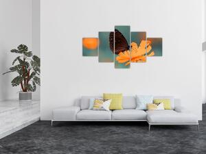 Obraz - motýl na oranžové květině (125x70 cm)