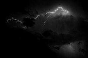 Umělecká fotografie lightning in dark sky, CCeliaPhoto, (40 x 26.7 cm)