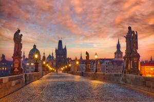 Umělecká fotografie Wonderful sunrise on Charles Bridge, Prague., Konstantin Voronov, (40 x 26.7 cm)