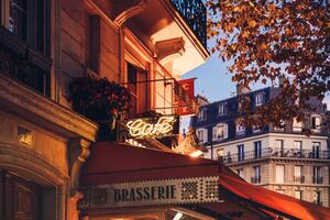 Umělecká fotografie Parisian cafe at twilight, kolderal, (40 x 26.7 cm)