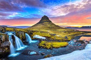 Umělecká fotografie Kirkjufell at sunrise in Iceland. Beautiful, tawatchaiprakobkit, (40 x 26.7 cm)