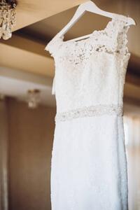 Umělecká fotografie beautiful lace wedding dress on white, Bogdan Kurylo, (26.7 x 40 cm)