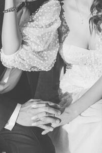 Umělecká fotografie Black and white photo of bride, Tatsiana Volkava, (26.7 x 40 cm)