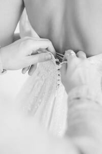 Umělecká fotografie Black and white photography. Bridesmaid buttons, Ekaterina Bondaretc, (26.7 x 40 cm)