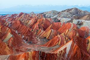 Umělecká fotografie Colorful mountain in Danxia landform in, Ratnakorn Piyasirisorost, (40 x 26.7 cm)