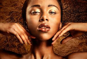 Fotografie Portrait of a woman with bronze and gold makeup, Paper Boat Creative, (40 x 26.7 cm)