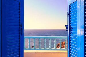 Umělecká fotografie Blue Shutters Open onto Sea and Sky at Dawn, Ekspansio, (40 x 26.7 cm)