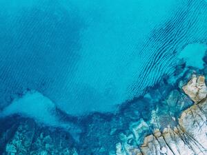 Umělecká fotografie Clear blue sea and rocks, pixelfit, (40 x 30 cm)