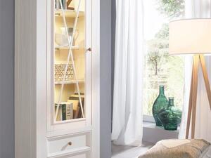 Bílý nábytek Vitrína Marone Klasik, úzká, dekor bílá-dřevo, masiv, borovice