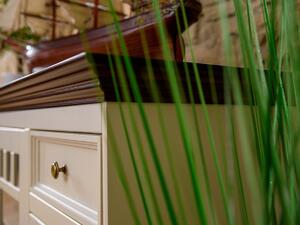 Dřevěná komoda Belluno Elegante, 3 dveřová, dekor bílá | ořech, masiv, borovice