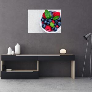 Obraz - miska s lesním ovocem (70x50 cm)