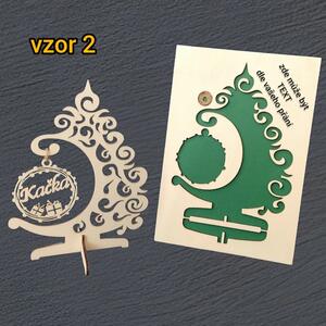 Vánoční stromeček se jmenovkou, logo vzor: vzor 2, napis: bez nápisu, barva pozadí šablony: červená