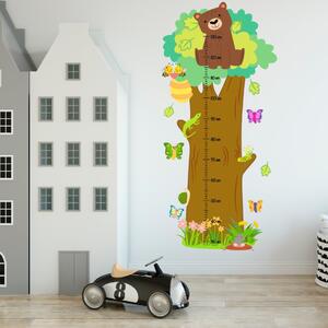 PIPPER. Samolepka na zeď "Dětský metr - strom se zvířátky"