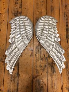 Andělská plechová křídla