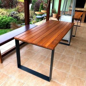 KULHÁNEK Zahradní stůl s nohami z ploché oceli Odstín nátěru: olej - ořech, Velikost desky: 150x80 cm, Odstín podnože: černá s jemnou strukturou - JS RAL 9005
