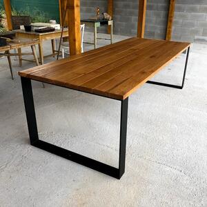 KULHÁNEK Zahradní stůl s nohami z ploché oceli Odstín nátěru: individuální, Velikost desky: 150x80 cm, Odstín podnože: bílá - RAL 9010