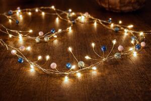 Vánoční LED mikro řetěz s perličkami na baterie – teplá bílá, 1 m, 100 LED