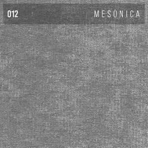 Světle šedá rohová látková pohovka MESONICA Puzo 240 cm, pravá s černou podnoží