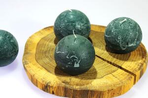 BDK-GLASS 1ks Svíčka koule 6,5cm - tmavě zelená