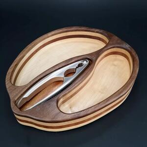 AMADEA Dřevěná miska skládaná ve tvaru ořechu s louskáčkem, masivní dřevo 3 druhy, rozměr 28x23x4,50 cm