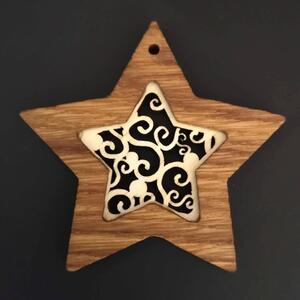 AMADEA Dřevěná ozdoba z masivu s vkladem - hvězda s ornamentem 8 cm