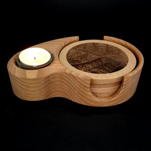 AMADEA Dřevěný stojánek na tácky a svícen 2v1, 4 tácky s potiskem, masivní dřevo, 18,5x12,5x4,5 cm