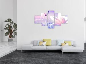 Obraz - Motýl přilítající na květ (125x70 cm)