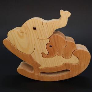 AMADEA Dřevěné puzzle houpací slon, masivní dřevo dvou druhů dřevin, 14x12,5x3 cm