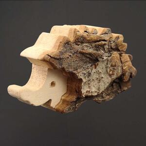AMADEA Dřevěný dekorace ježek s kůrou, masivní dřevo, 7 cm