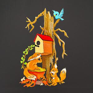 AMADEA Dřevěná dekorace zvířátka na kmeni, barevná dekorace k zavěšení, velikost 20 cm