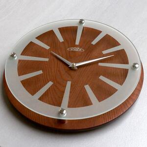 Nástěnné dřevěné hodiny hnědé Nástěnné hodiny PRIM Wood Singular I