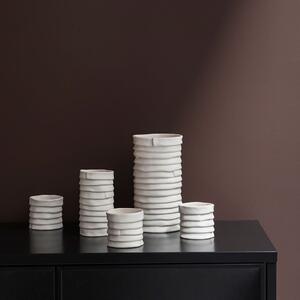 Bílá porcelánová ručně vyrobená váza Ribbon – Mette Ditmer Denmark