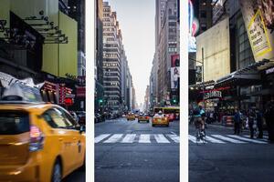 Newyorská ulice se žlutými taxíky – Třídílný obraz A, 90 × 60 cm
