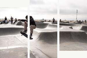 Skateboardista ve skateparku – Třídílný obraz C, 120 × 80 cm