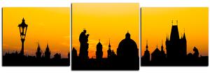 Obraz na plátně - Siluety věží a sochy v Praze - panoráma 5112D (150x50 cm)