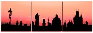 Obraz na plátně - Siluety věží a sochy v Praze - panoráma 5112FB (90x30 cm)