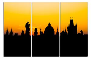 Obraz na plátně - Siluety věží a sochy v Praze 1112B (150x100 cm)
