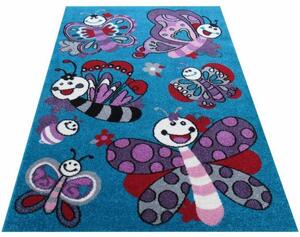 Kusový koberec tyrkysové barvy s obrázky motýlů