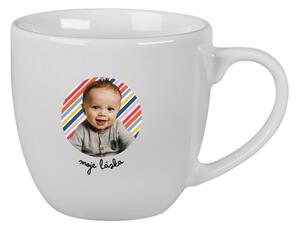 Personalizovaný keramický hrnek 400 ml s výřezem fotky na podkladu