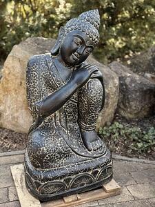 Socha Odpočívající Buddha 100 cm – černá se světlými akcenty