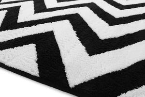 Kusové koberce černo bílé barvy 200 x 300 cm