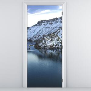 Fototapeta na dveře - Zimní krajina s jezerem (95x205cm)
