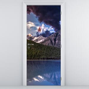 Fototapeta na dveře - Jezero a hory (95x205cm)