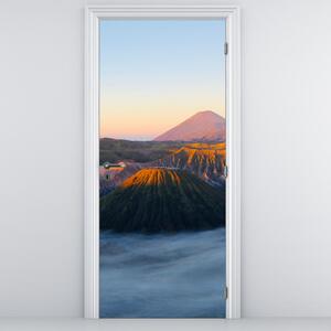 Fototapeta na dveře - Hora Bromo v Indonésii (95x205cm)