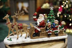 Klasik vánoční Mikuláš na saních hrací LED 45cm