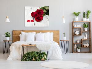 Obraz skleněný čtvercový květy červené růže na bílém dřevě - 34 x 34 cm